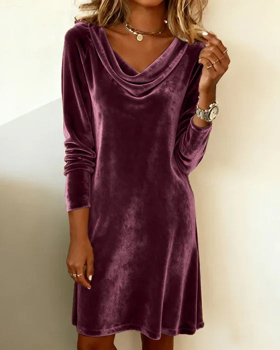 Noelle – Loosely Fitting Velvet Dress