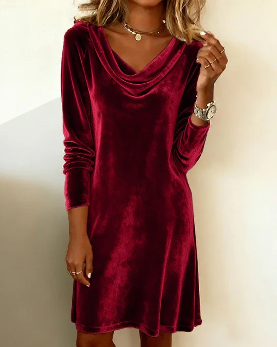 Noelle – Loosely Fitting Velvet Dress